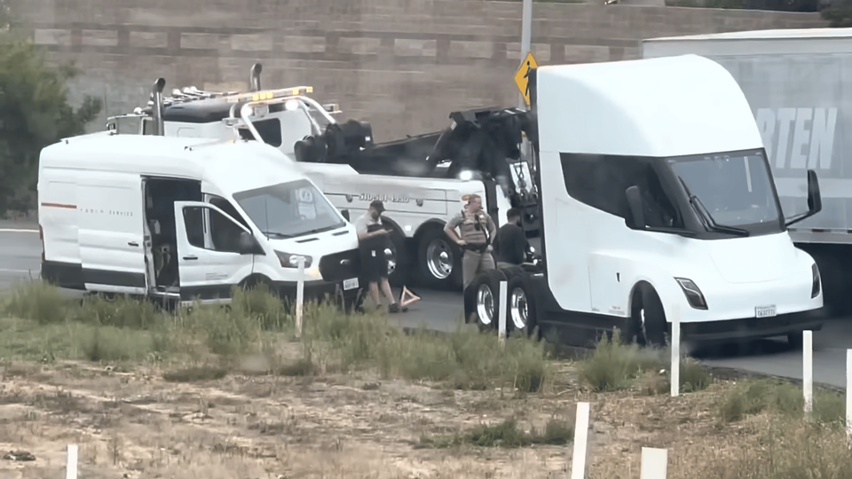 Tesla Semi Bloccato