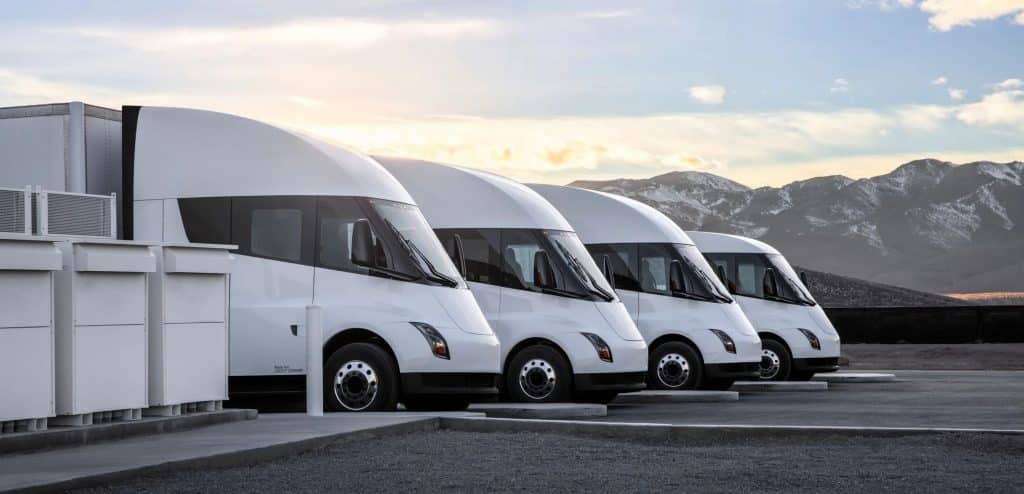 Tesla Semi In Ricarica