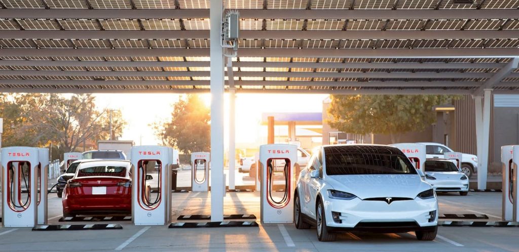 Il software Tesla prevede la disponibilità dei Supercharger | Elettronauti.it