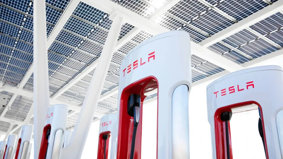 Tesla Supercharger – Le tariffe di ricarica aggiornate