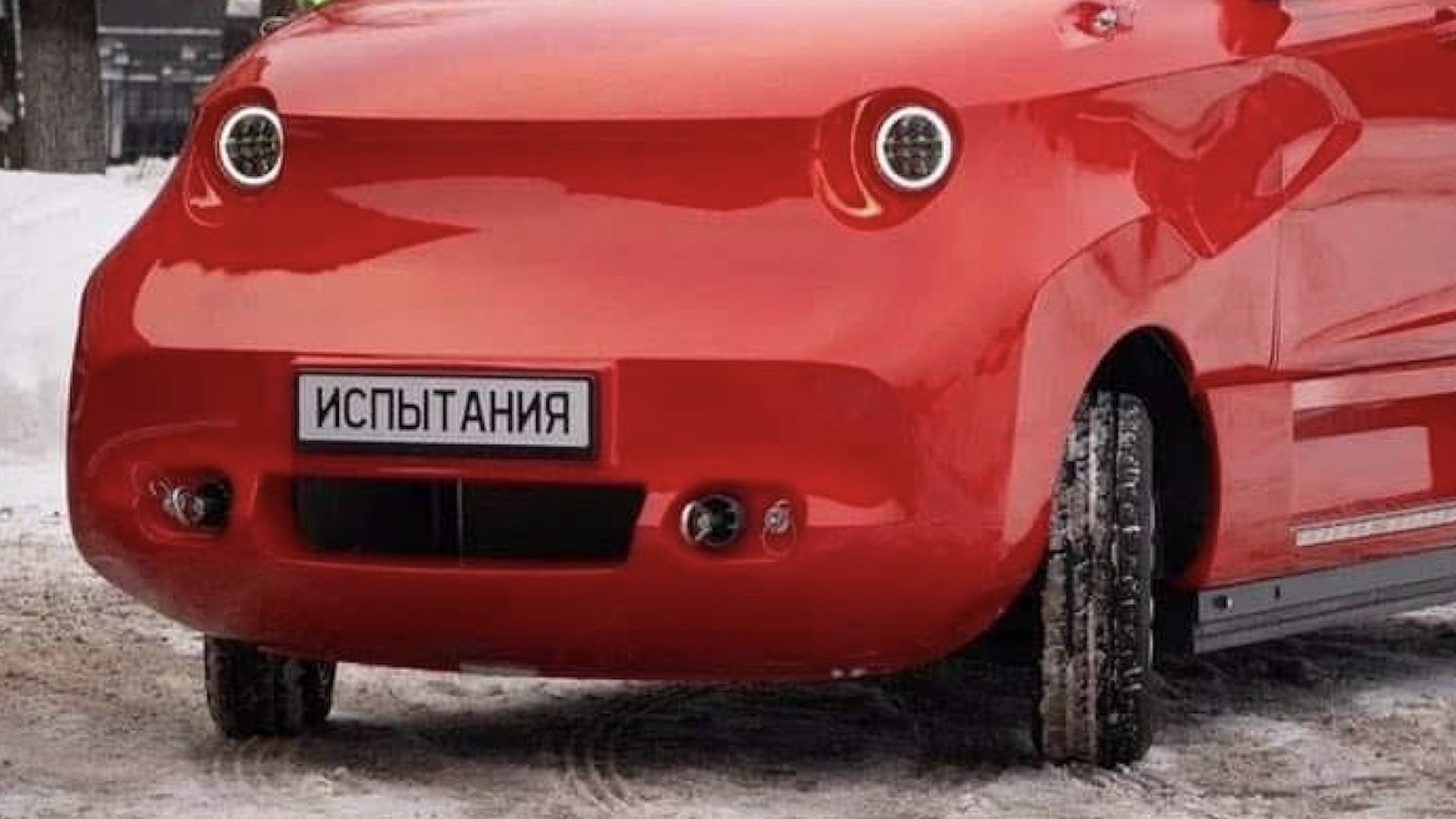 La prima auto elettrica russa Amber Avtotor è una "Tesla Killer" eppure assomiglia tanto a una lavatrice
