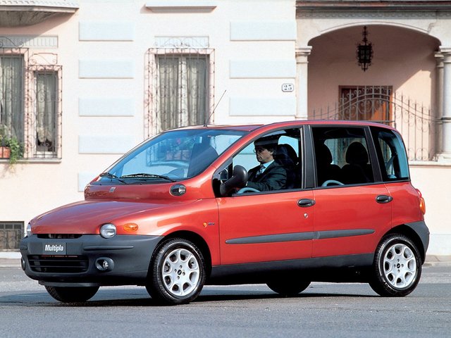 La prima auto elettrica russa Amber Avtotor è una "Tesla Killer" eppure assomiglia tanto a una lavatrice | Elettronauti.it