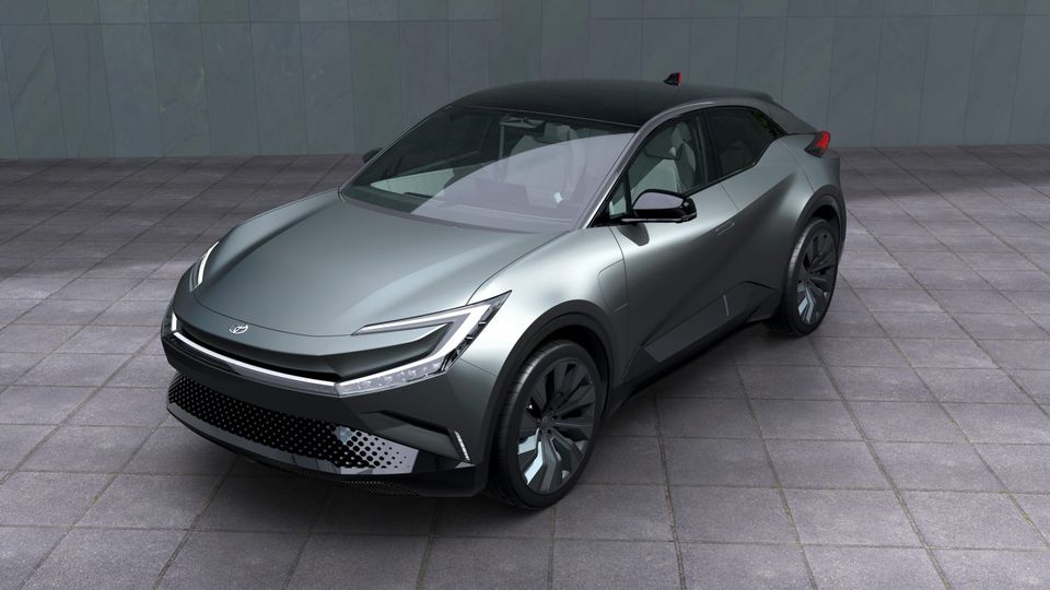 Toyota mostra un nuovo SUV elettrico compatto