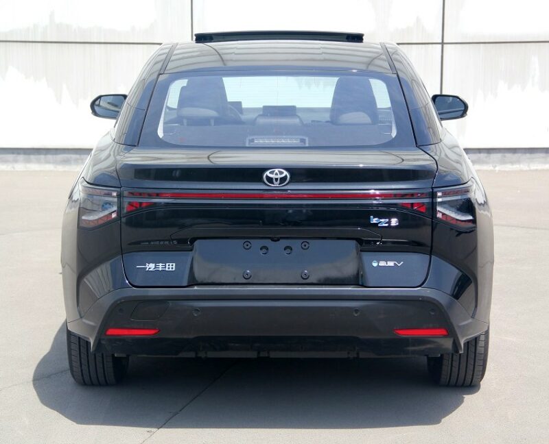 Toyota BZ3 Posteriore