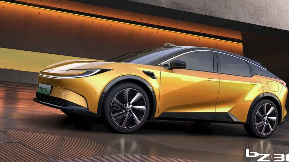 Toyota lancerà il crossover elettrico bZ3C, simile alla Prius