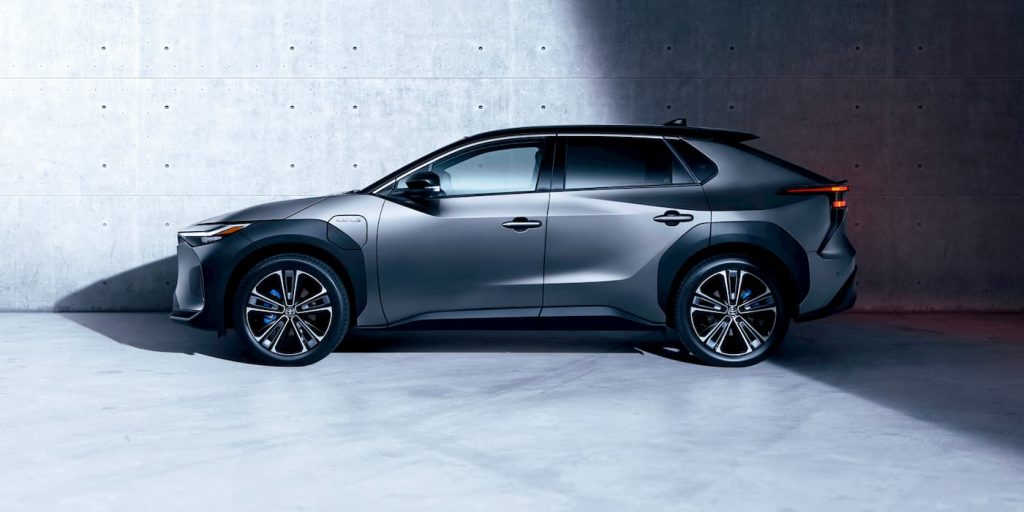 Toyota venderà quote di partecipazione in Denso,  per 4.7 miliardi di dollari, mentre cerca di recuperare nella corsa dei veicoli elettrici. | Elettronauti.it