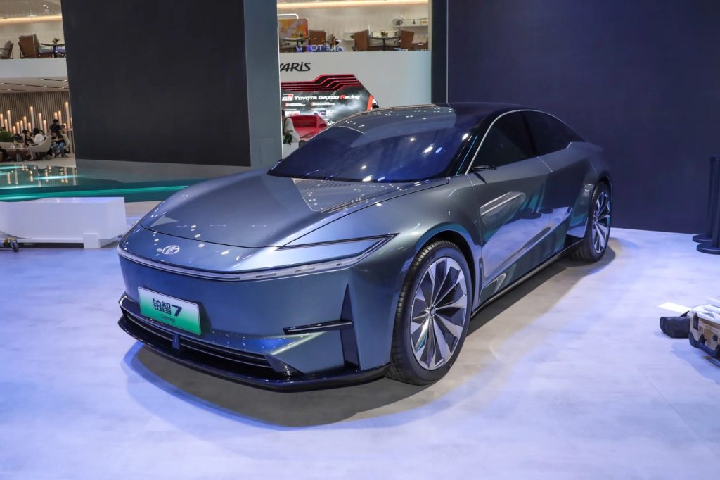 Toyota presenta in Cina la nuova bZ7 EV | Elettronauti.it