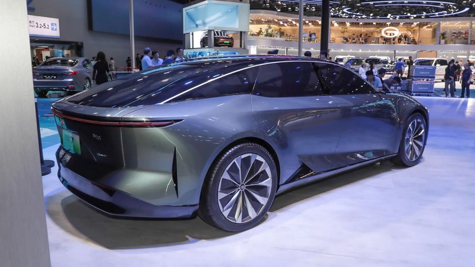 Toyota presenta in Cina la nuova bZ7 EV