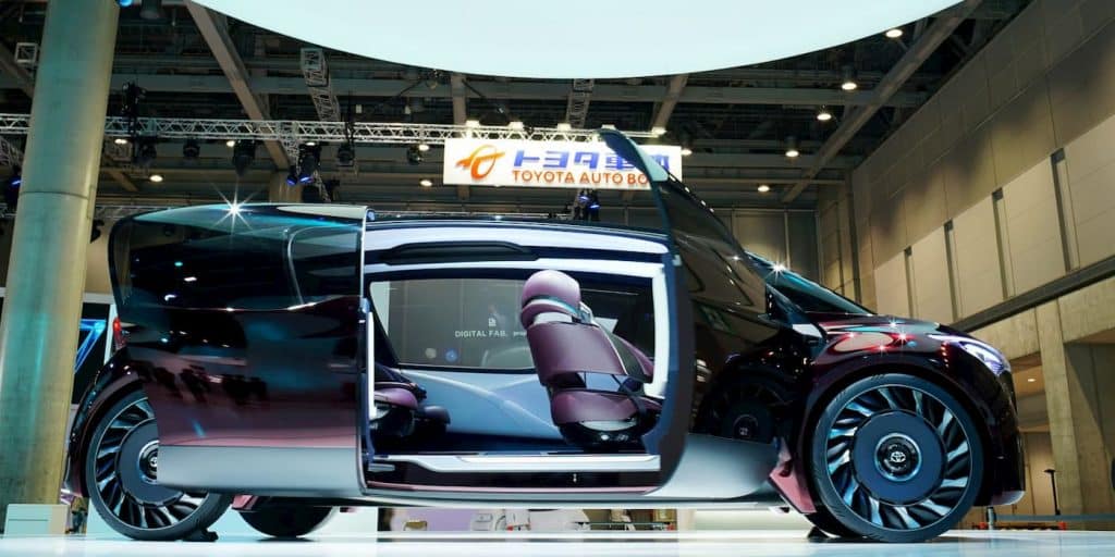 Toyota rilancia la Previa a forma di uovo come primo minivan elettrico | Elettronauti.it