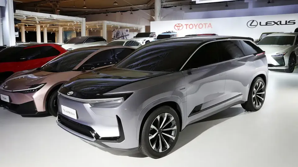 Il primo SUV elettrico a 3 file di Toyota sarà prodotto negli Stati Uniti nello stabilimento Toyota Kentucky
