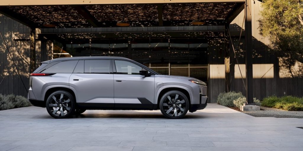 Toyota Highlander EV 2027:  oltre 500 km di autonomia | Elettronauti.it