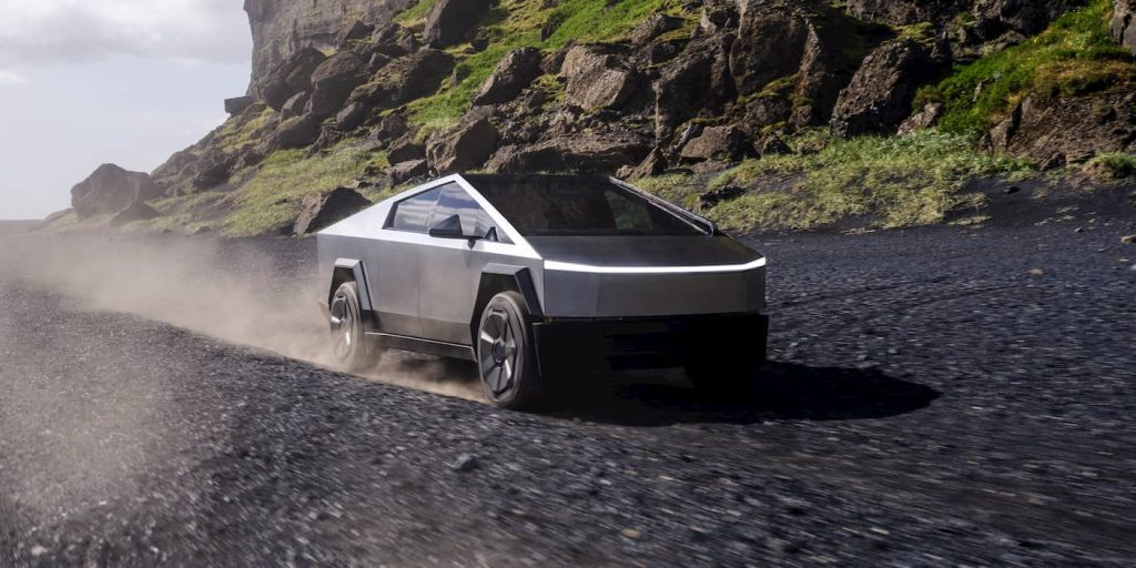 Jeep sfida Rivan e Tesla Cybertruck con il pick-up Gladiator EV | Elettronauti.it