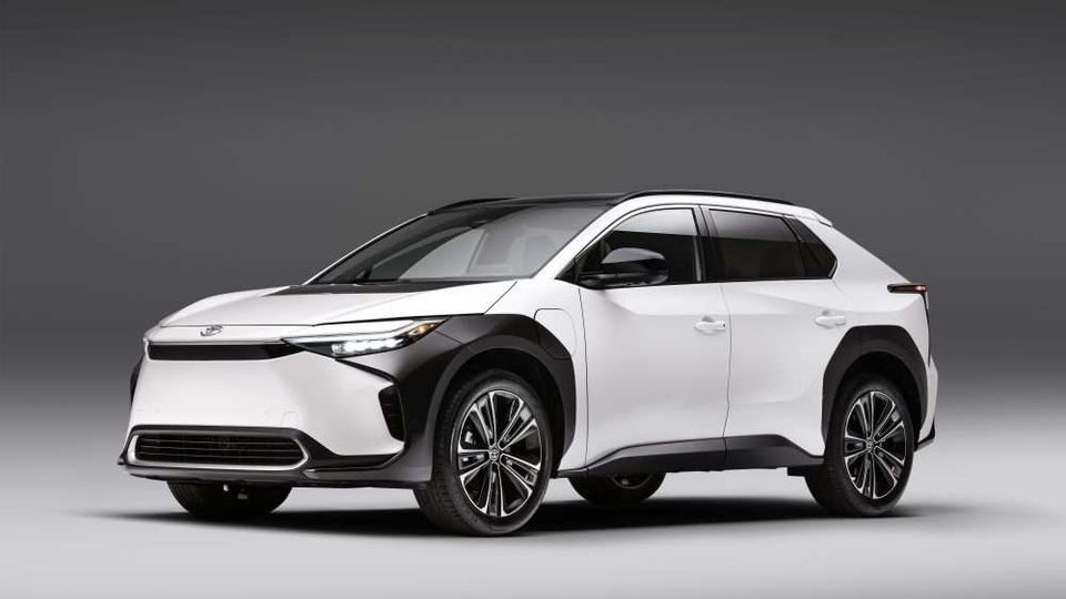 toyota bz4x anteriore