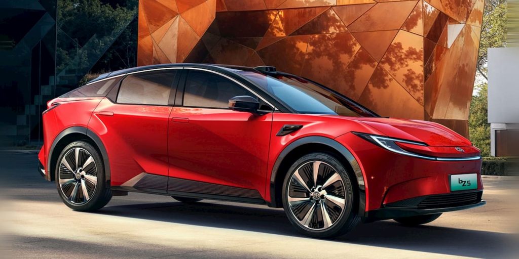 Toyota bZ5: il nuovo SUV elettrico per la Cina con tecnologia BYD e fino a 630 km di autonomia | Elettronauti.it