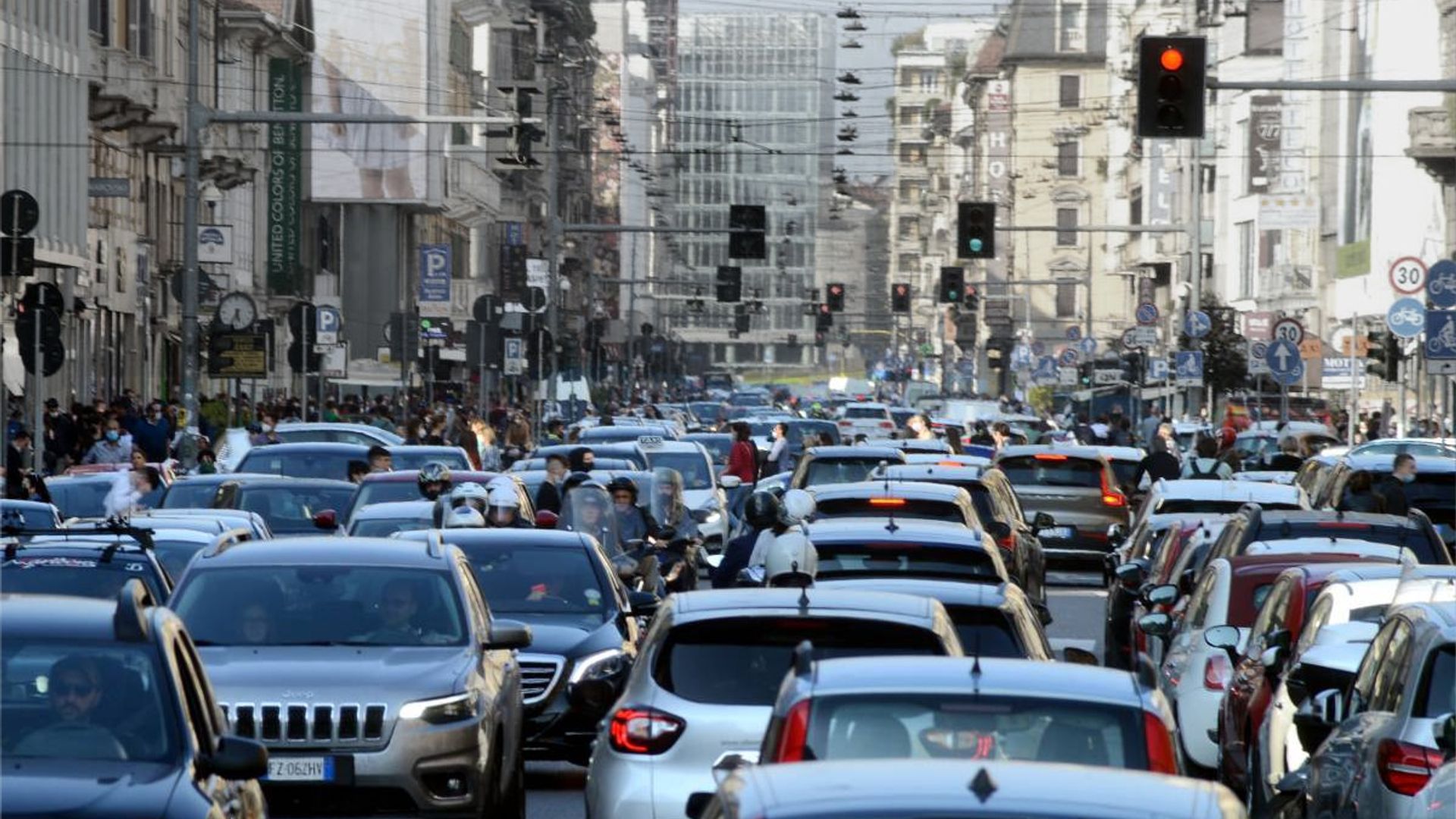 "Non un solo anno da perdere": l'industria automobilistica sta spingendo il mondo ben oltre 1,5°C
