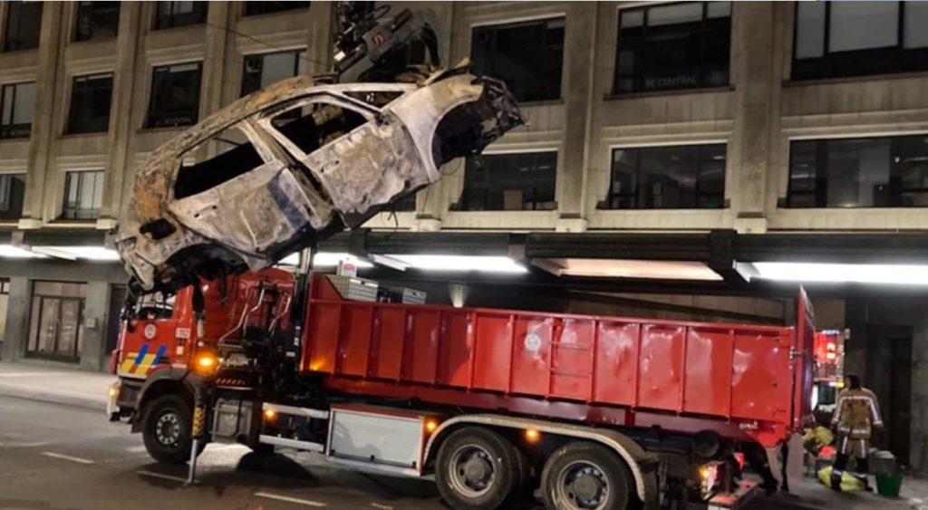Incendio di auto ibride ed elettriche, la sfida dei Vigili del Fuoco – Parte prima | Elettronauti.it