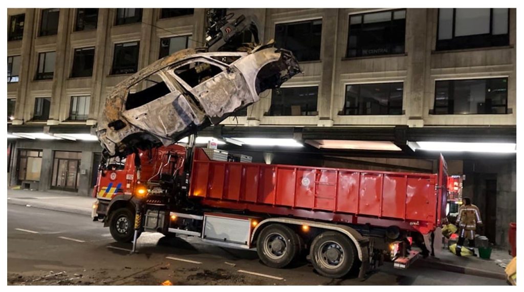 Incendio di auto ibride ed elettriche, la sfida dei Vigili del Fuoco – Parte seconda | Elettronauti.it