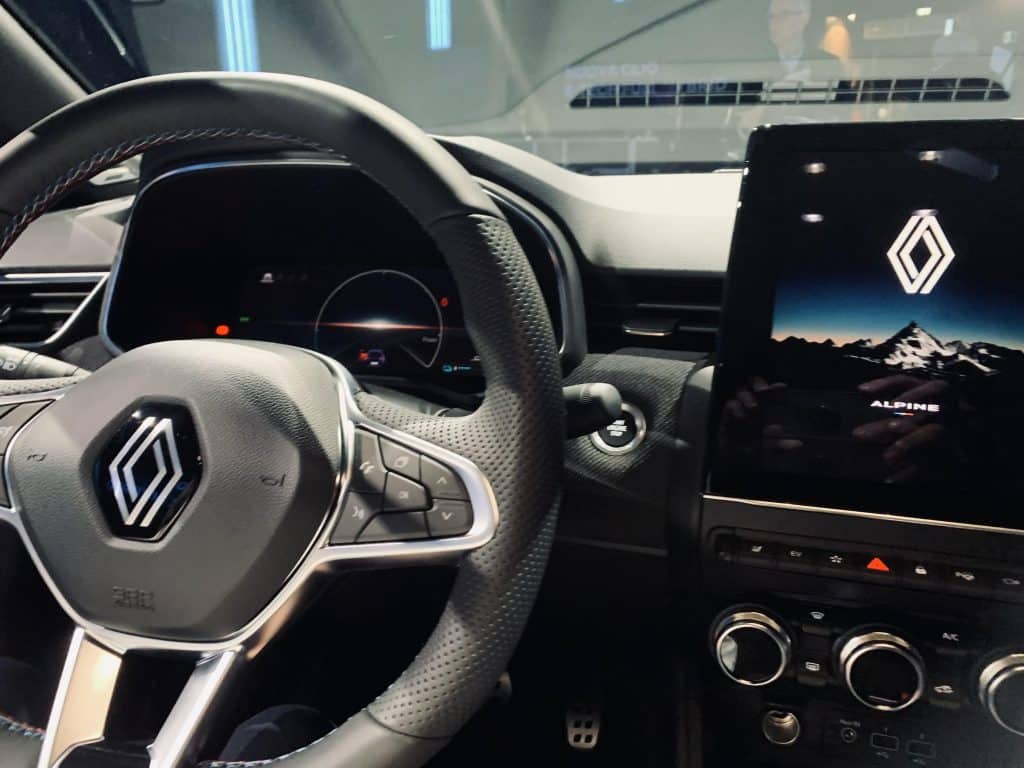 La "vera" nuova Clio E-Tech | Elettronauti.it