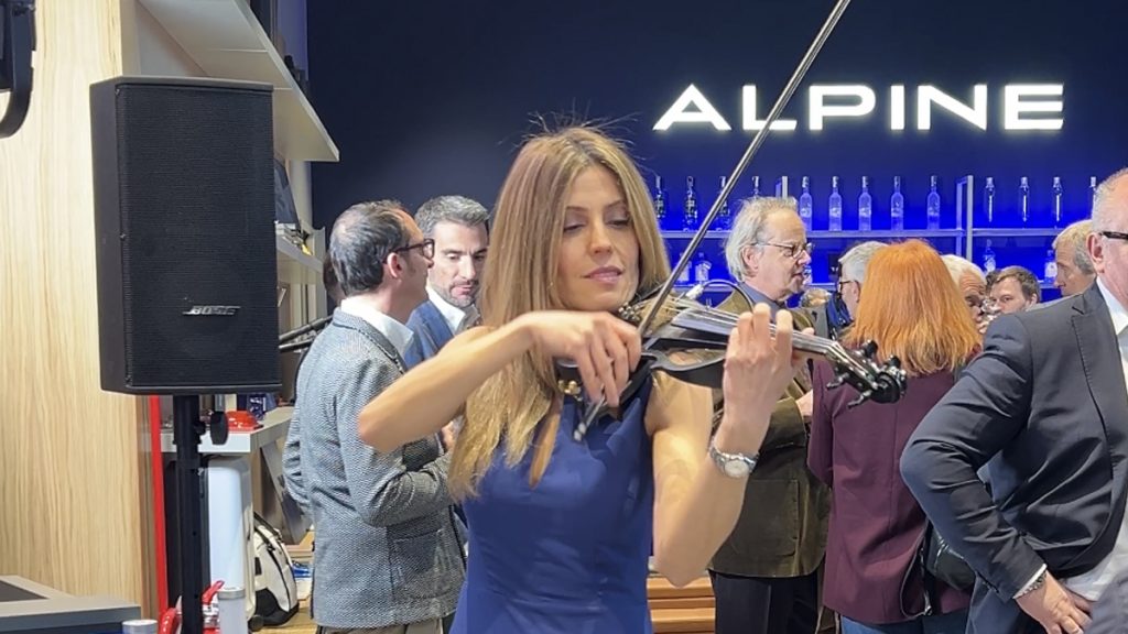Inaugurato a Milano l'Atelier A290 Alpine Lounge | Elettronauti.it