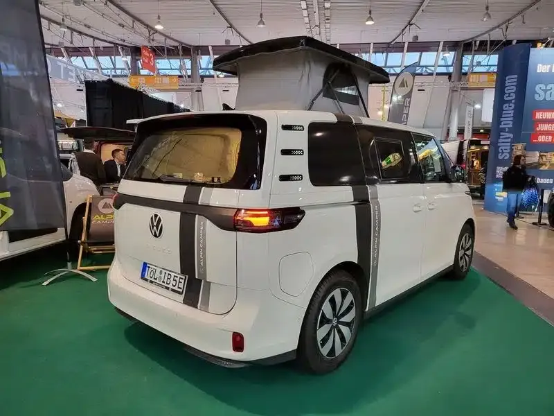 Volkswagen iD.Buzz - Prima conversione in camper | Elettronauti.it