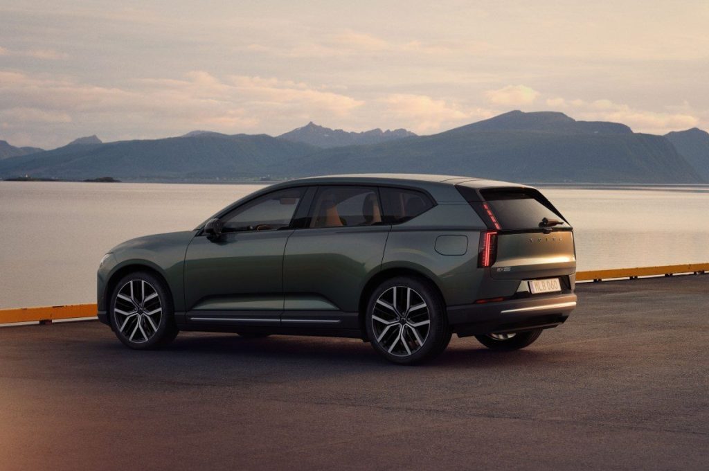Volvo EX60 debutta con ricarica ultra-rapida | Elettronauti.it