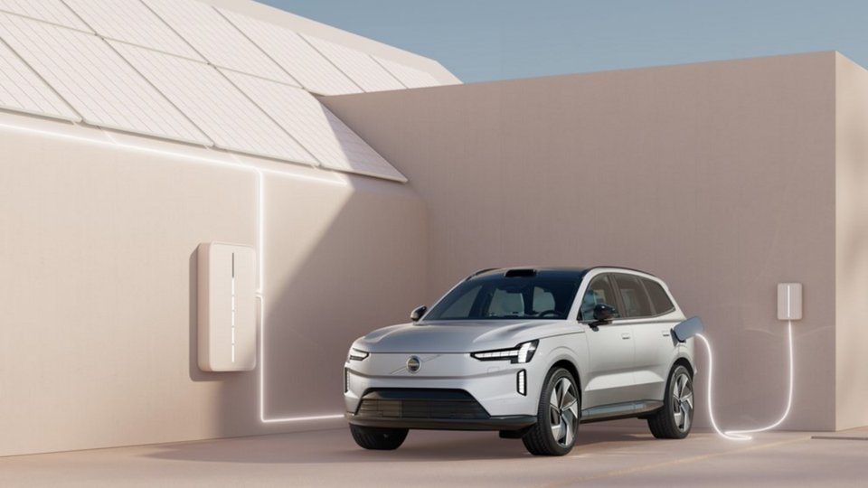 EX90: Volvo punta sulla tecnologia V2G (vehicle to grid)
