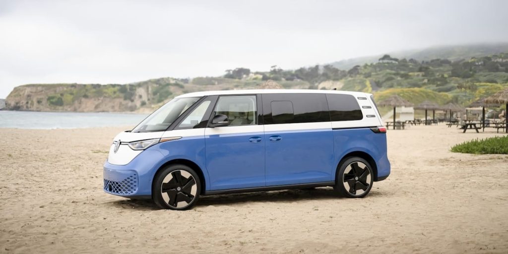 Volkswagen vuole raddoppiare la produzione di ID.Buzz, il furgone elettrico a tre file che arriva negli Stati Uniti | Elettronauti.it