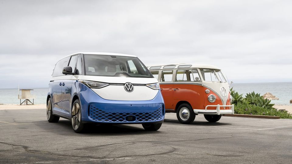 Volkswagen vuole raddoppiare la produzione di ID.Buzz, il furgone elettrico a tre file che arriva negli Stati Uniti