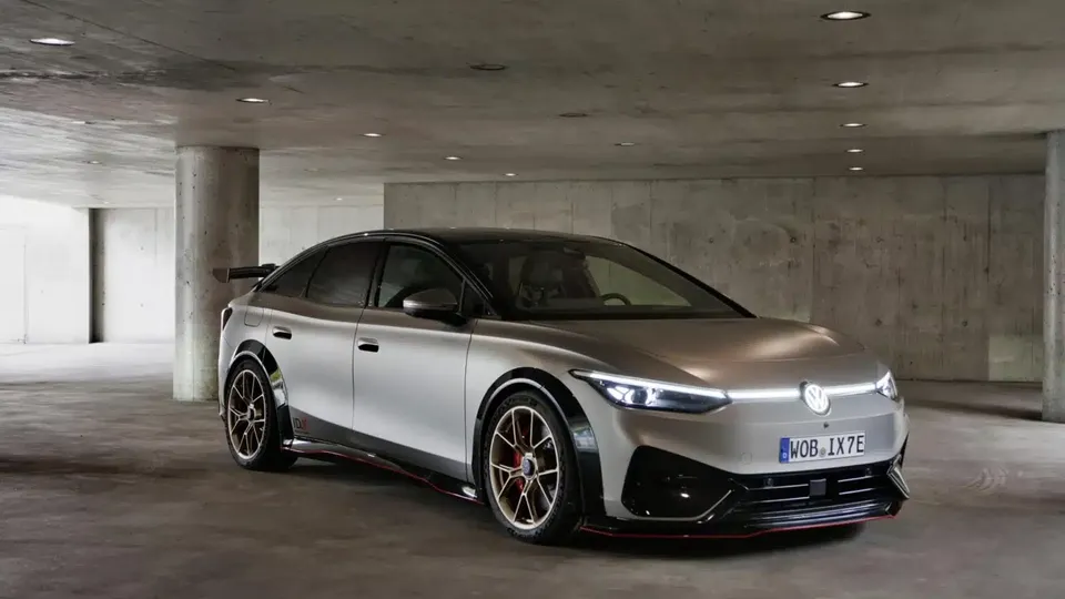 ID.X Performance: la berlina sportiva elettrica di VW