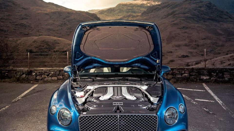 Bentley abbandona il motore a 12 cilindri e si organizza per un futuro completamente elettrico