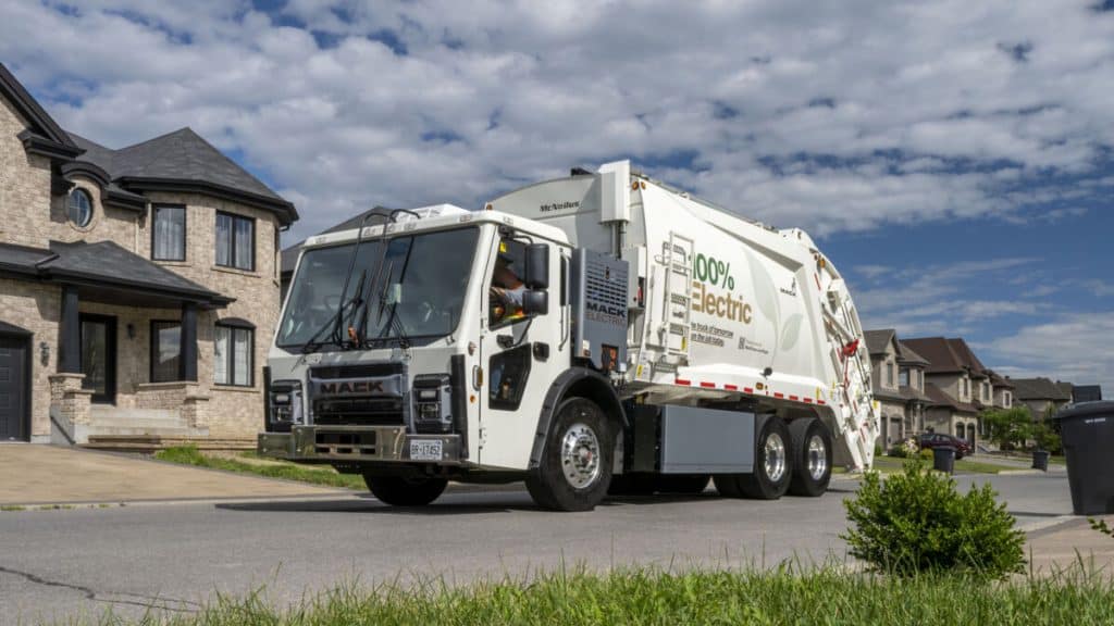 Mack Trucks lancia il suo primo camion elettrico di medie dimensioni | Elettronauti.it