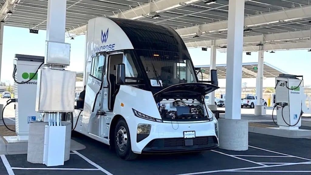 10 camion Windrose elettrici su I-35 - Texas-Messico | Elettronauti.it