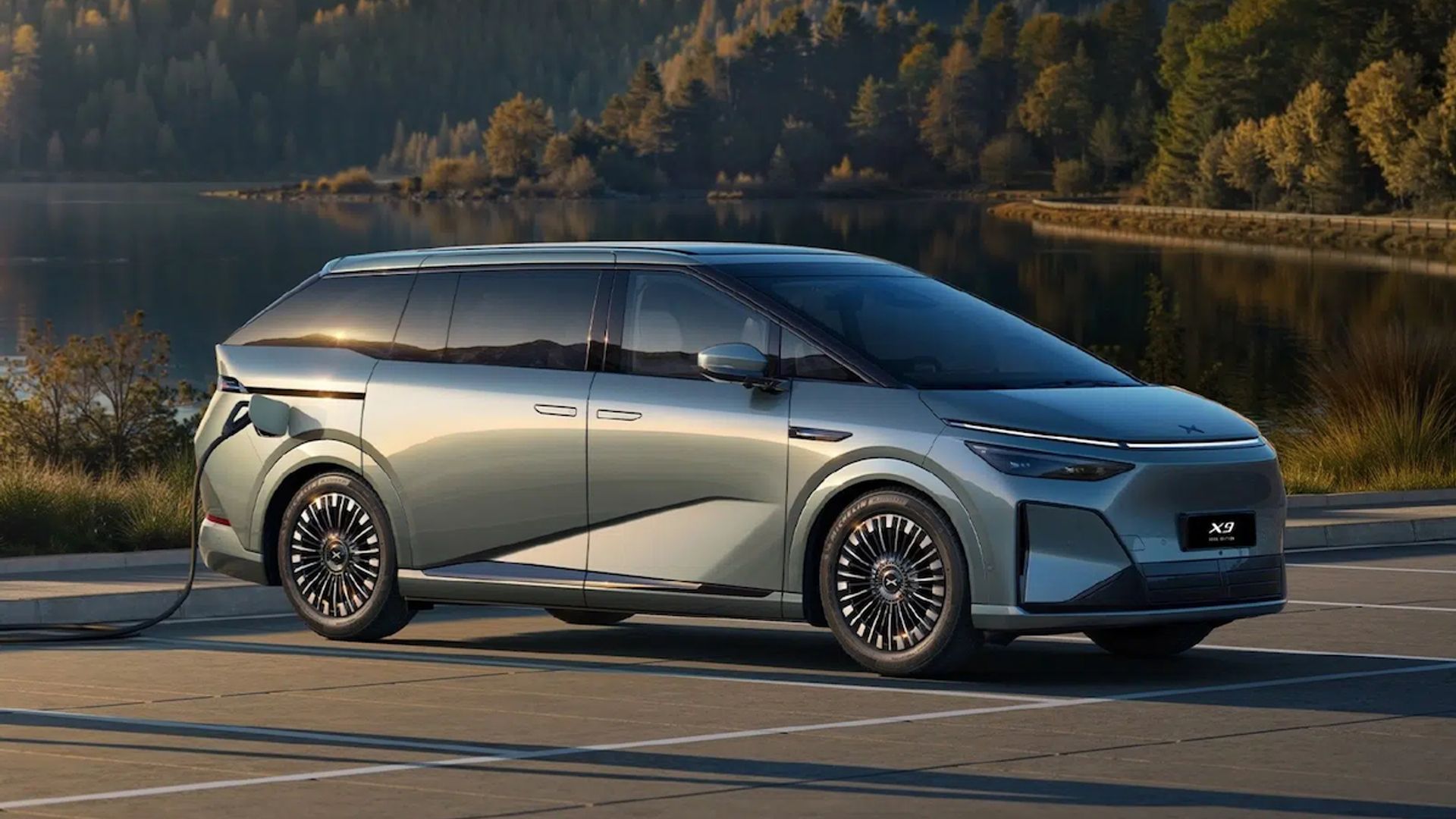 Xpeng X9 arriva in Germania: prezzi e autonomia del van elettrico