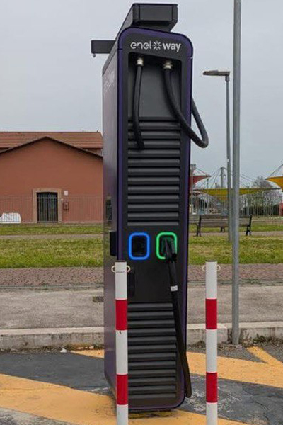 Roma - Assalto alle Colonnine FAST e HPC | Elettronauti.it