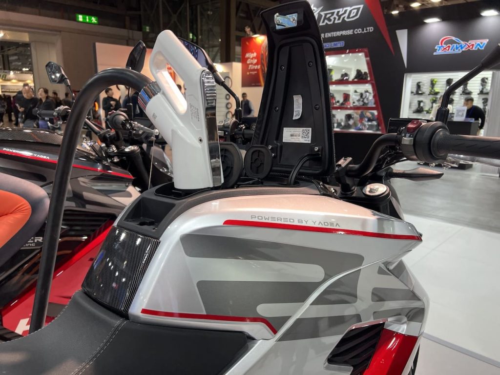 Yadea presenta una moto elettrica da 160 km/h che si ricarica in 10 minuti | Elettronauti.it
