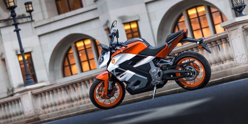 Yadea presenta una moto elettrica da 160 km/h che si ricarica in 10 minuti | Elettronauti.it