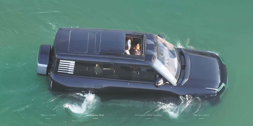 Il SUV YangWang U8 di BYD diventa quasi anfibio con la nuova modalità "Emergency Float". | Elettronauti.it