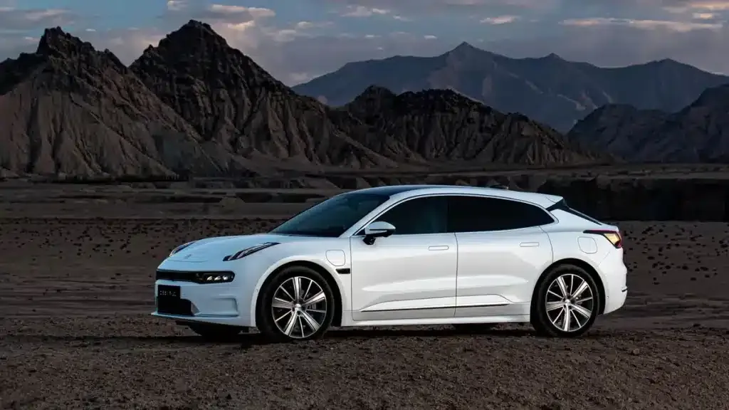 Zeekr inizia le consegne del suo EV 001 - leader mondiale con i suoi 1000 km di autonomia | Elettronauti.it