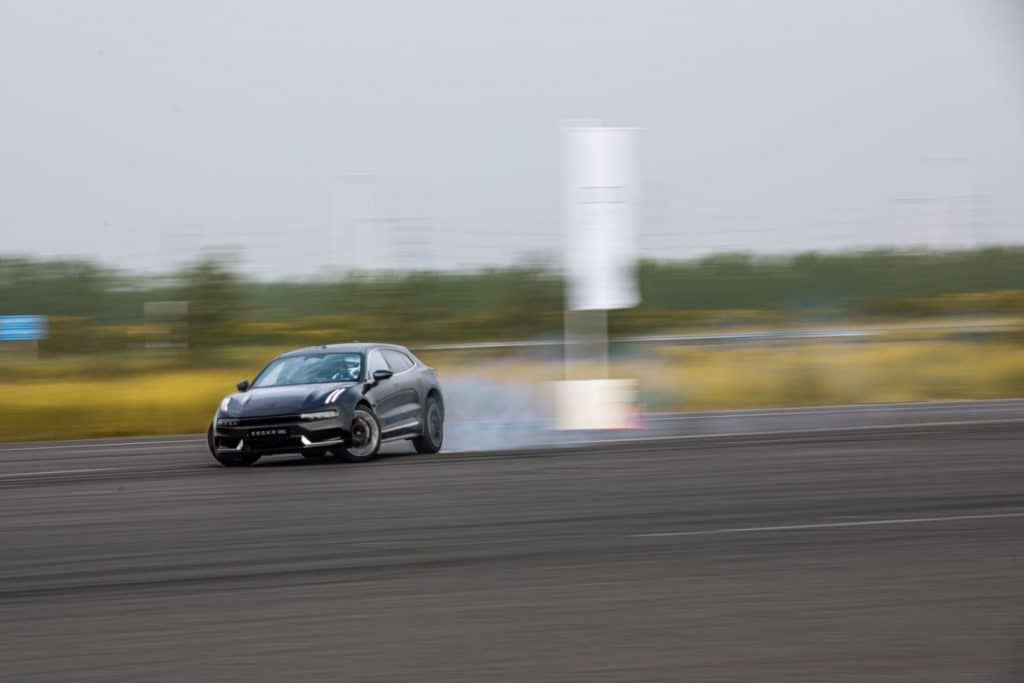 Zeekr 001 Drifting Anteriore