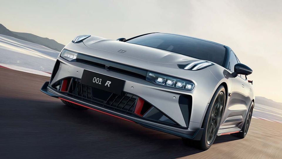 ZEEKR sta pensando di portare in Europa il suo suv a quattro motori, concorrente di Tesla Model S Plaid