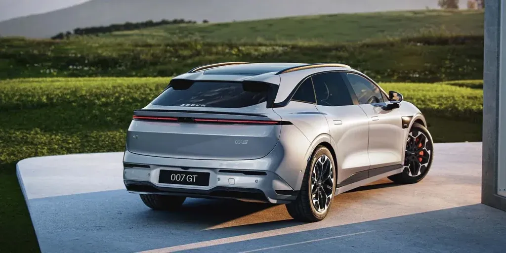 ZEEKR presenta il 7 GT con autonomia di 826 km e ricarica in 10 minuti | Elettronauti.it