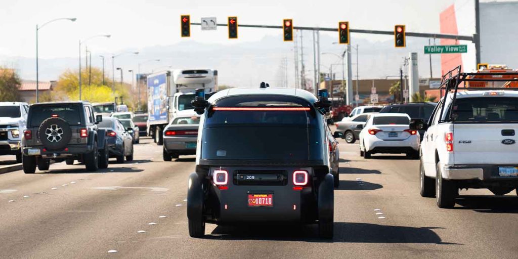 Zoox amplia i percorsi, le ore di funzionamento e la velocità massima dei suoi robotaxi driverless | Elettronauti.it