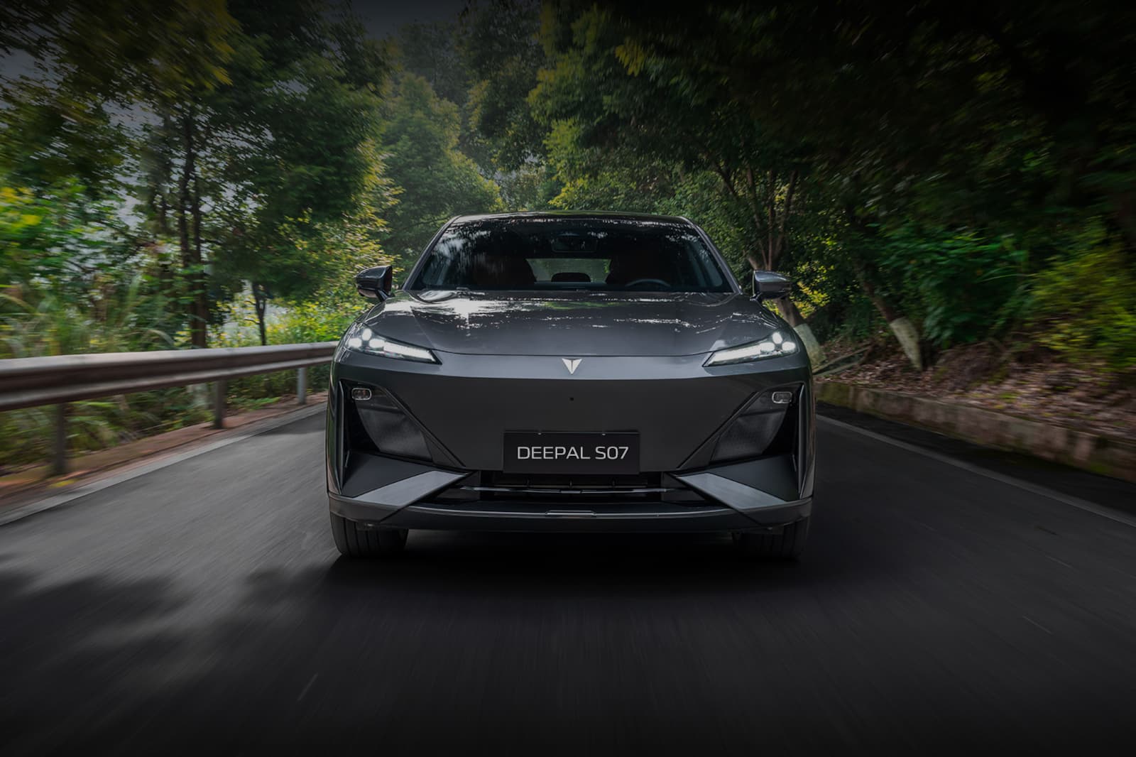 Elettronauti.it Changan Deepal S07 Vista Anteriore