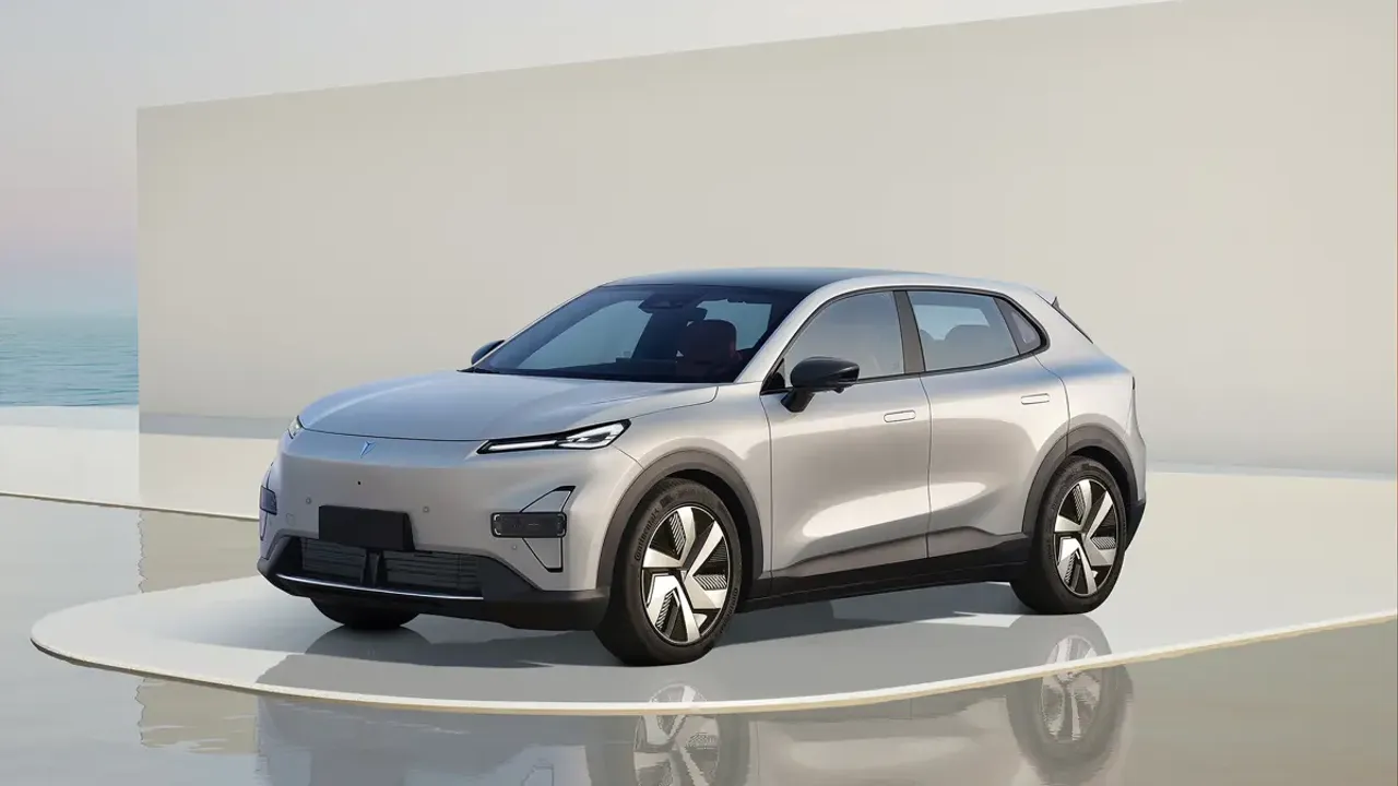Elettronauti.it Changan Deepal S05 Anteriore 3-4