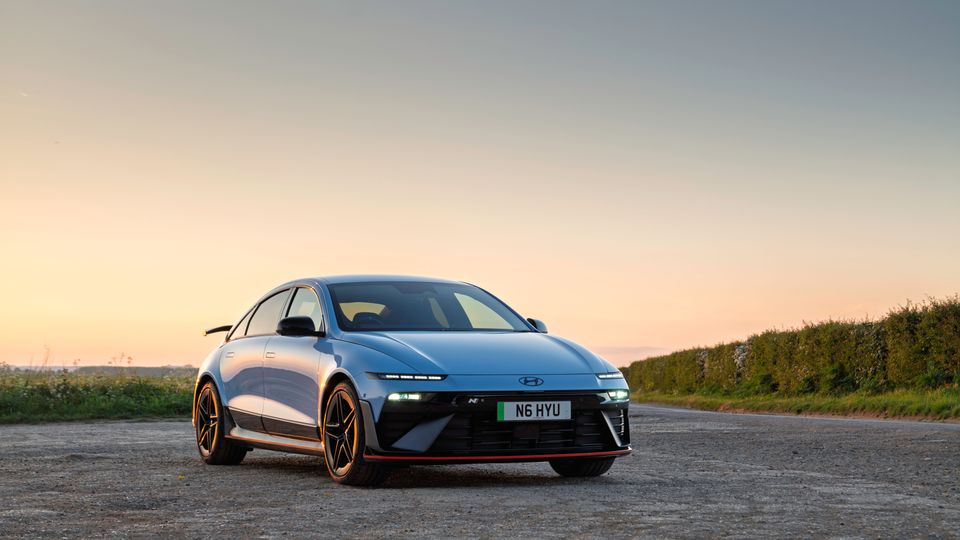 Elettronauti.it Hyundai Ioniq 6N Anteriore parcheggiata
