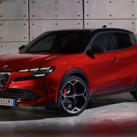 Alfa Romeo Junior Elettrica 54 kWh