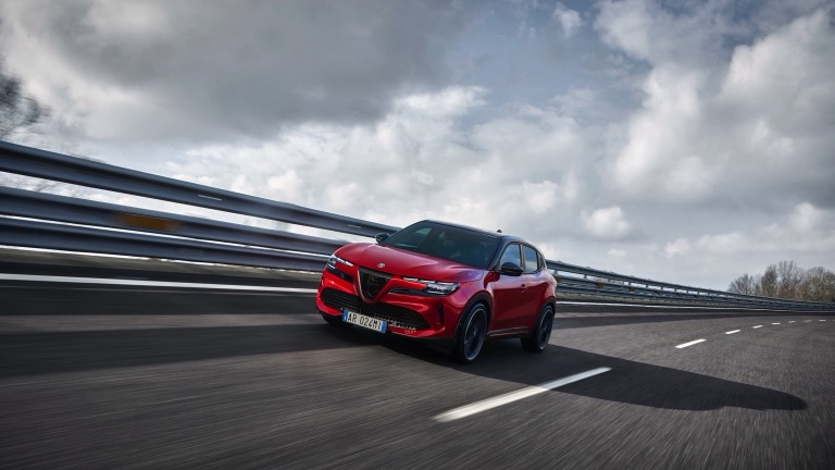 Alfa Romeo Junior Elettrica 54 kWh