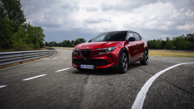 Alfa Romeo Junior Elettrica 54 kWh