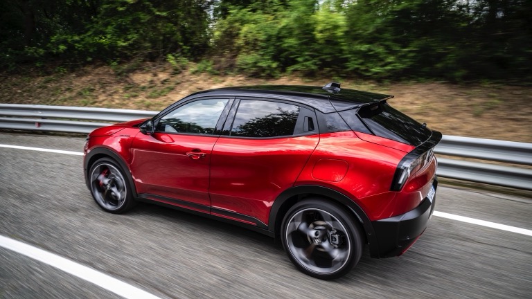 Alfa Romeo Junior Elettrica 54 kWh