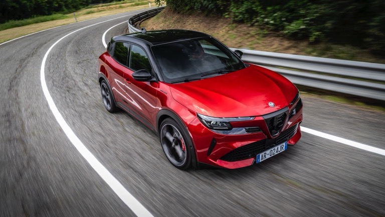 Alfa Romeo Junior Elettrica 54 kWh